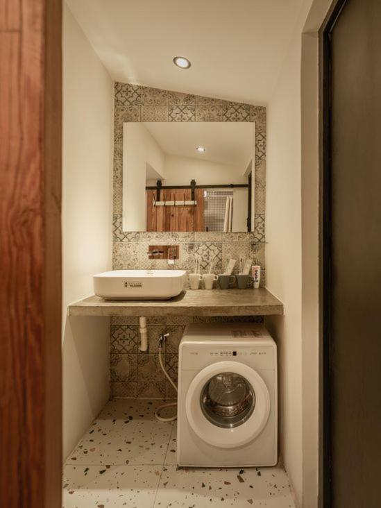 Apartment Hills & Gefii Petite Terrace 2 Family Downtown Close To Metro Line 2 Jing'an Temple Shanghai
